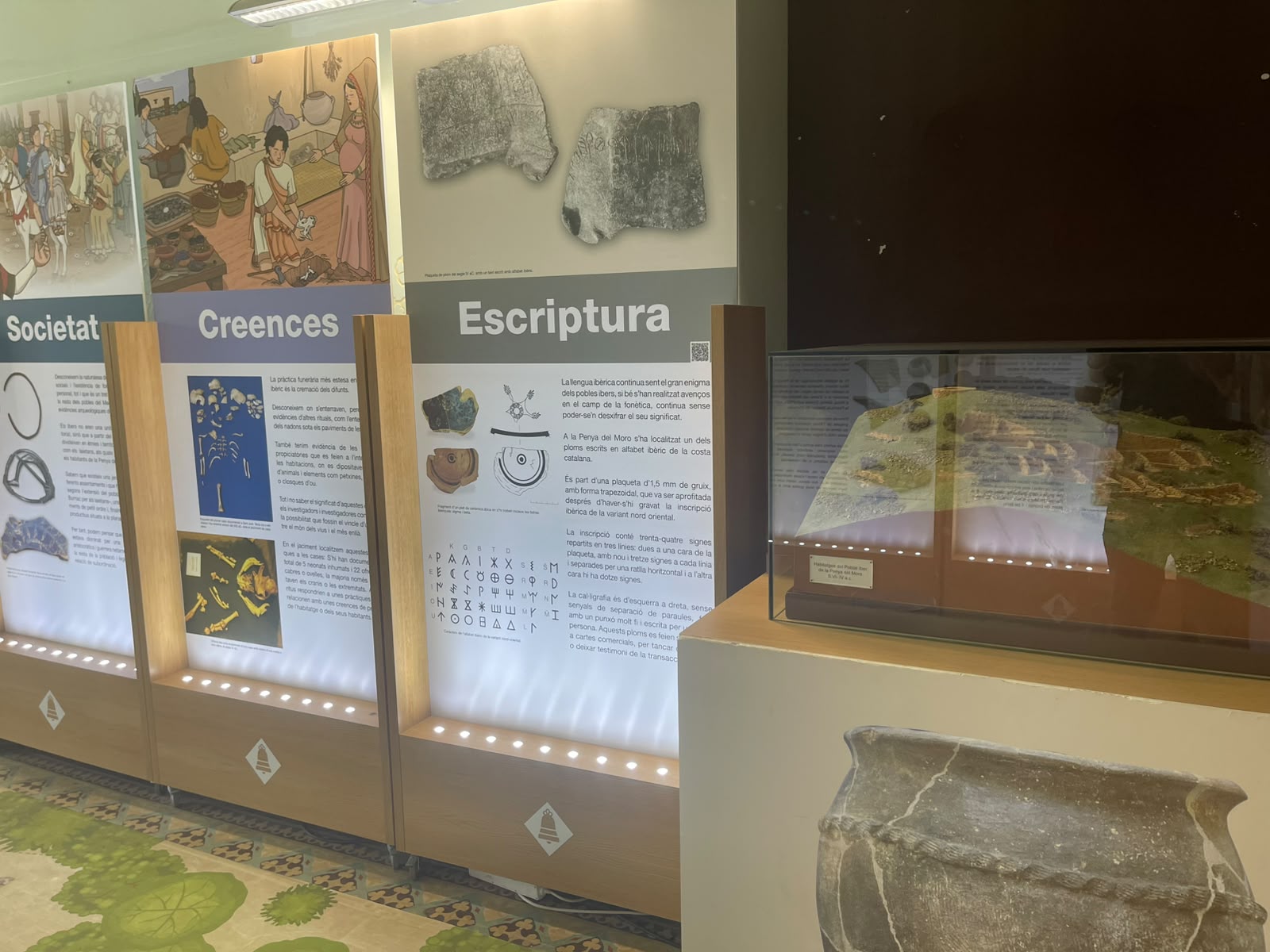 Sala CIM — exposició Ibers de la Penya del Moro